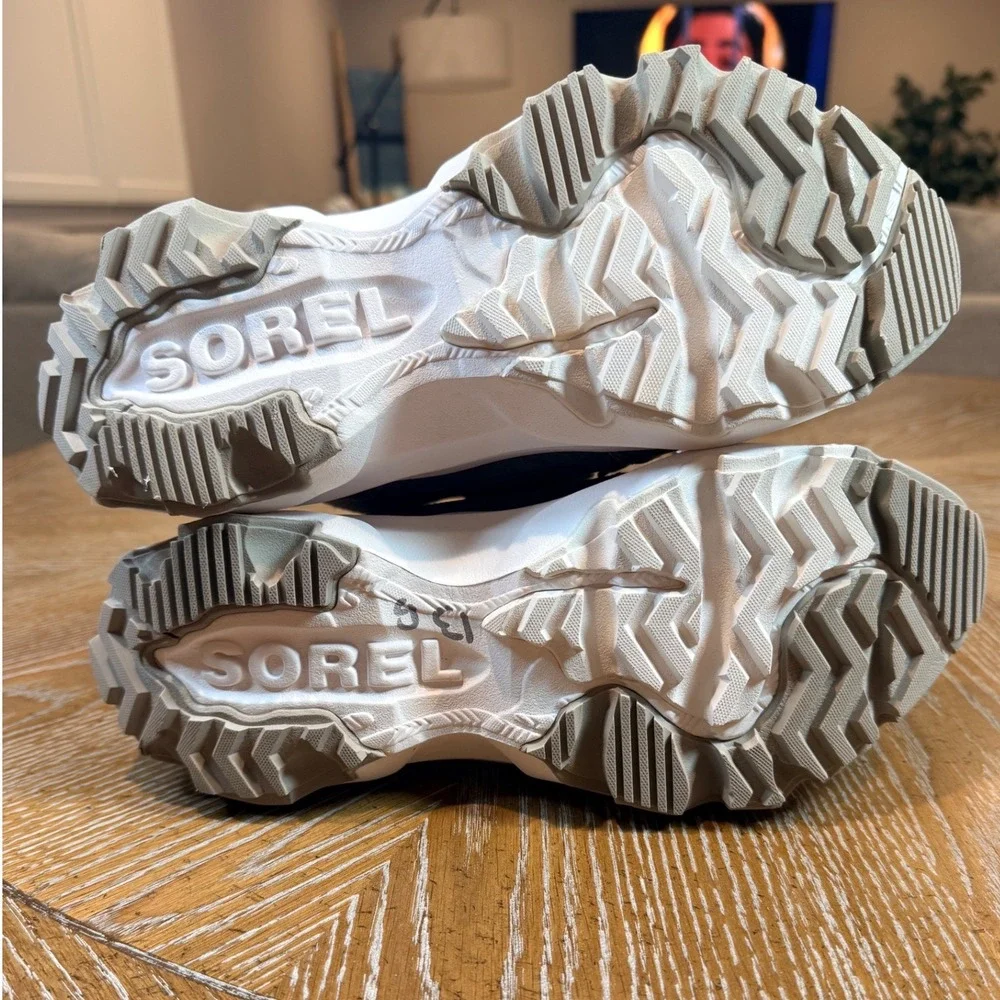 Sorel Kinetic Breakthru Caribou Waterproof Boots Quarry Sea Salt Gray Size 8